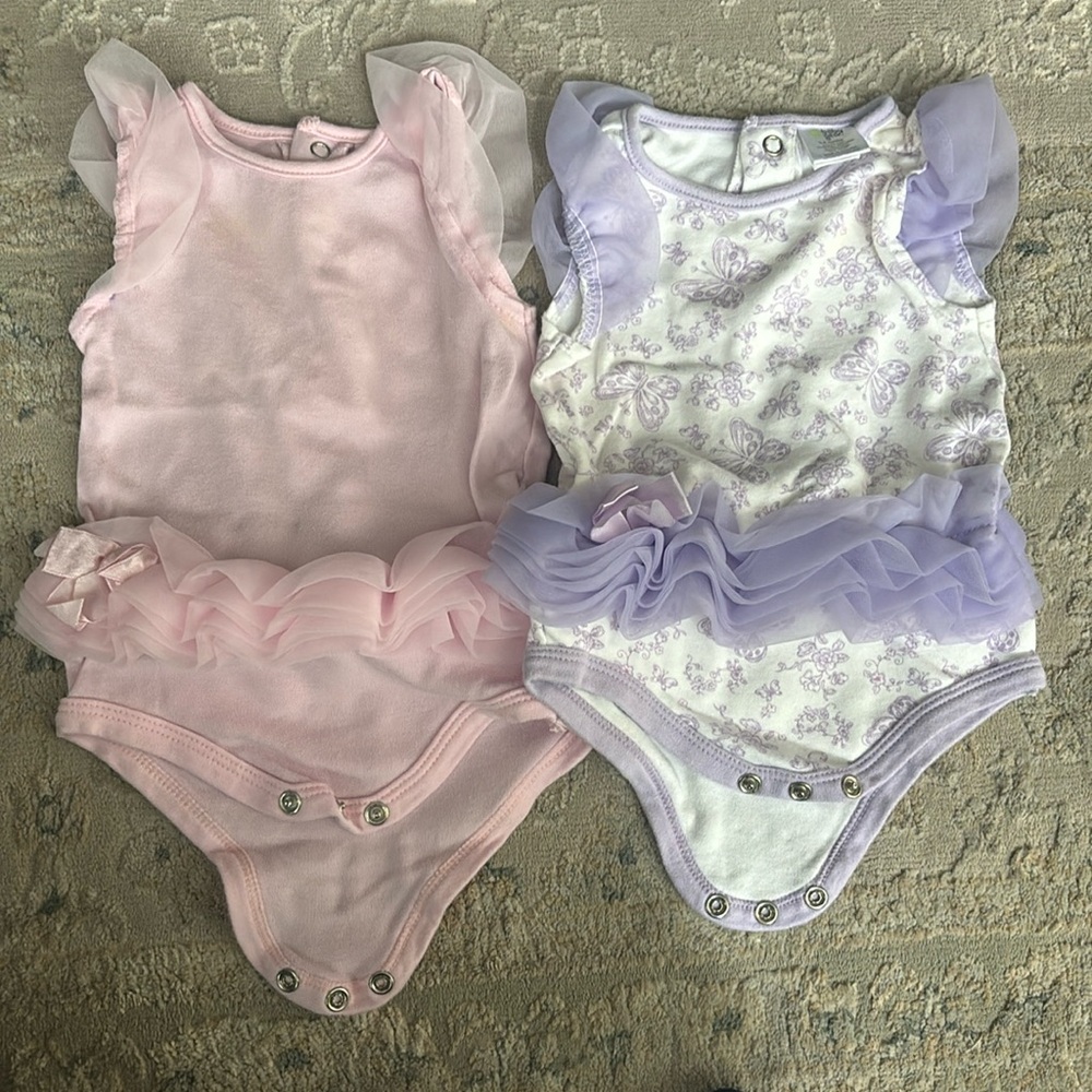 Pair of baby onesies size 3-6 months